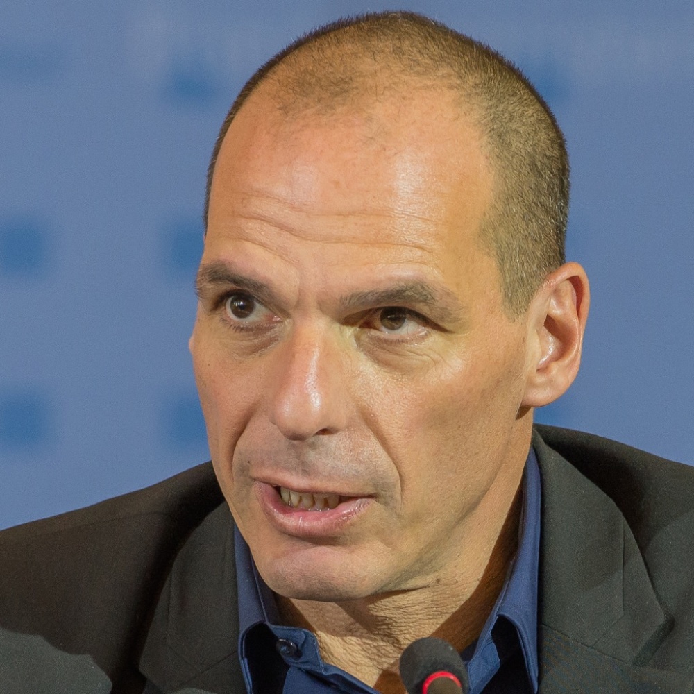 Yania Varoufakis – Yanis-Varoufakis-Berlin-2015-02-05.jpg – Jörg Rüger – via Wikimiedia – CC BY-SA 3.0